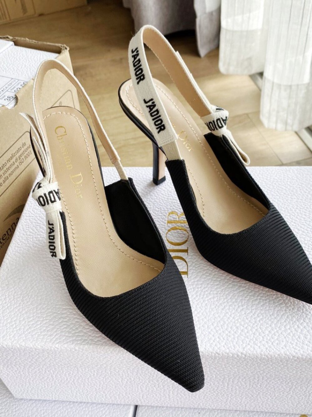 Dior best-selling sandals and high heels. The same style as popular celebrities - Picture 2 of 4